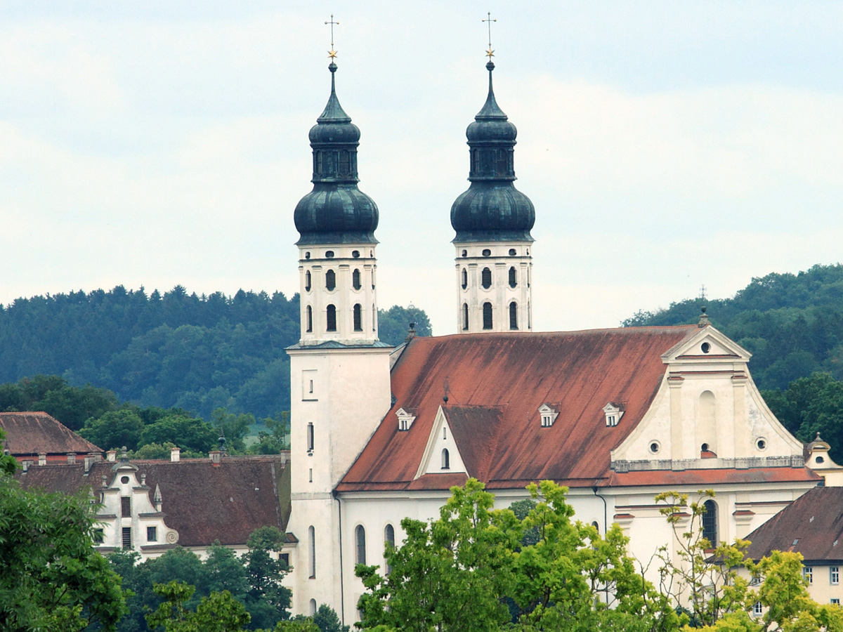 Kloster Obermarchtal mit Klosteranlage der Ordensgemeinschaft Obermarchtal.